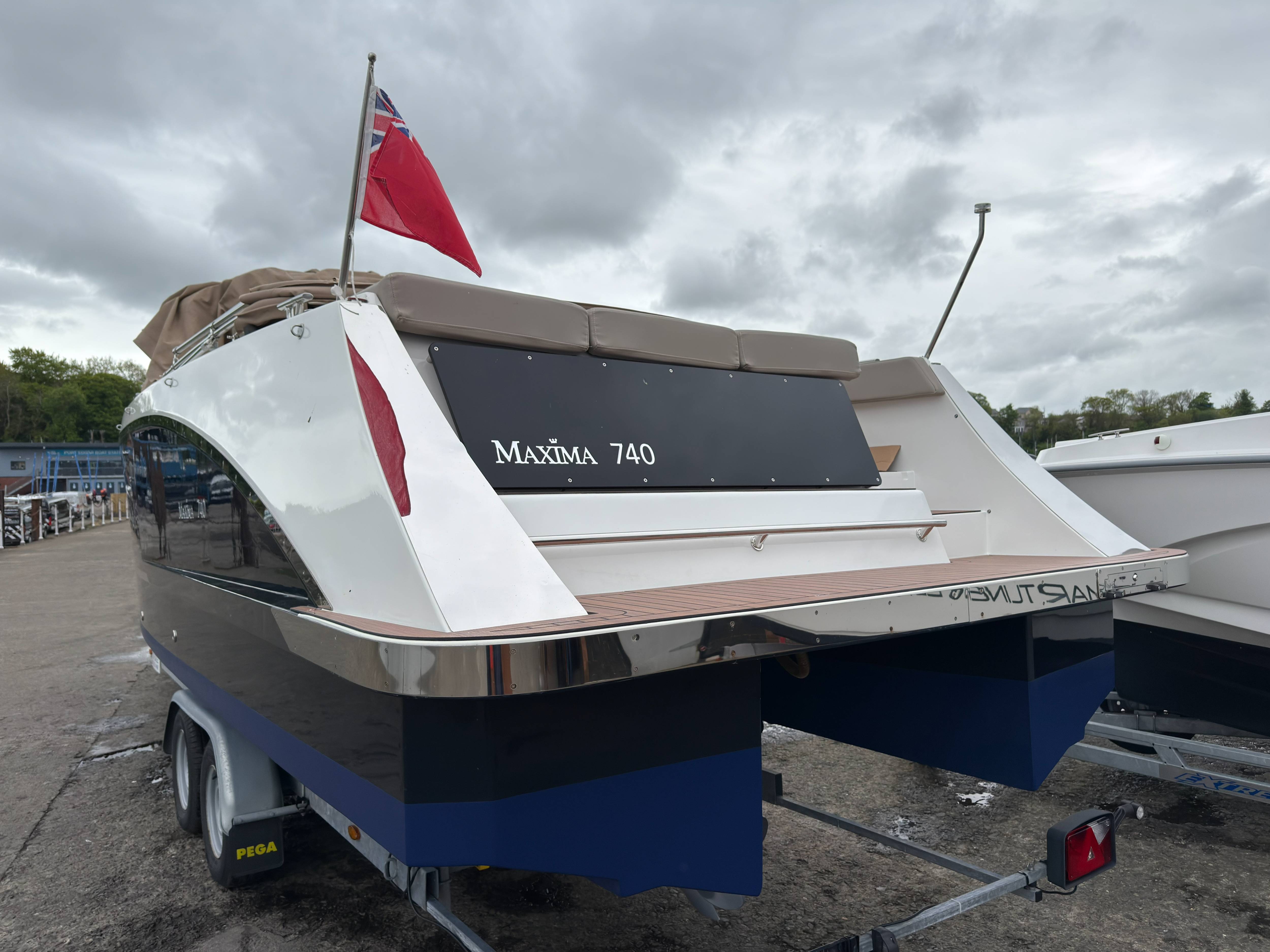 2023 Maxima 740 Offshore