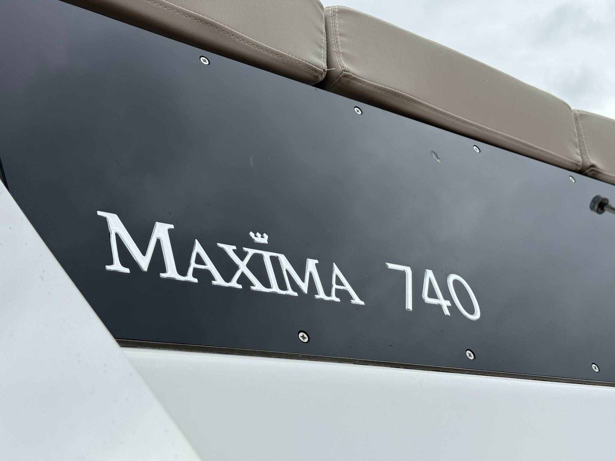 2023 Maxima 740 Offshore