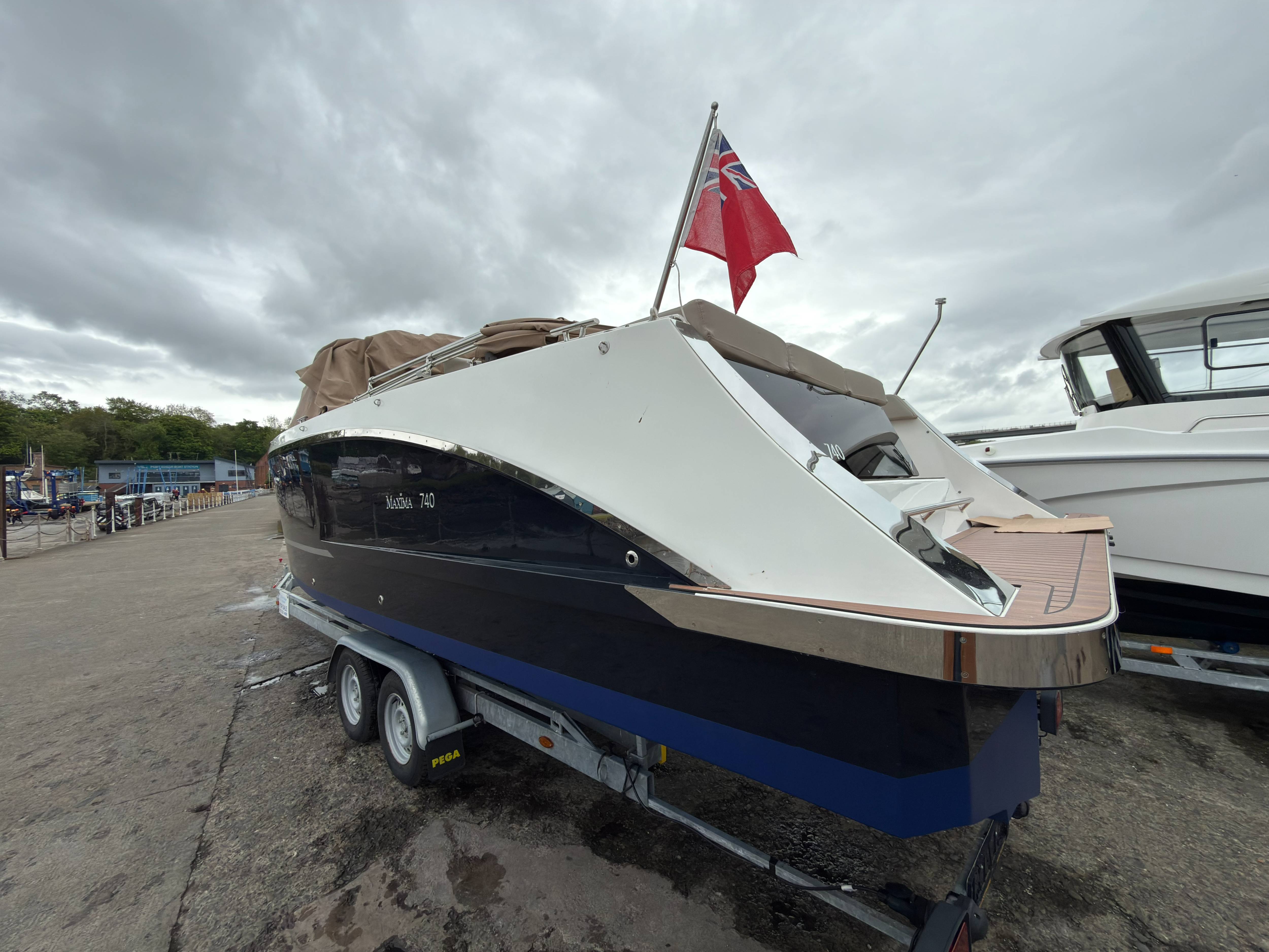 2023 Maxima 740 Offshore