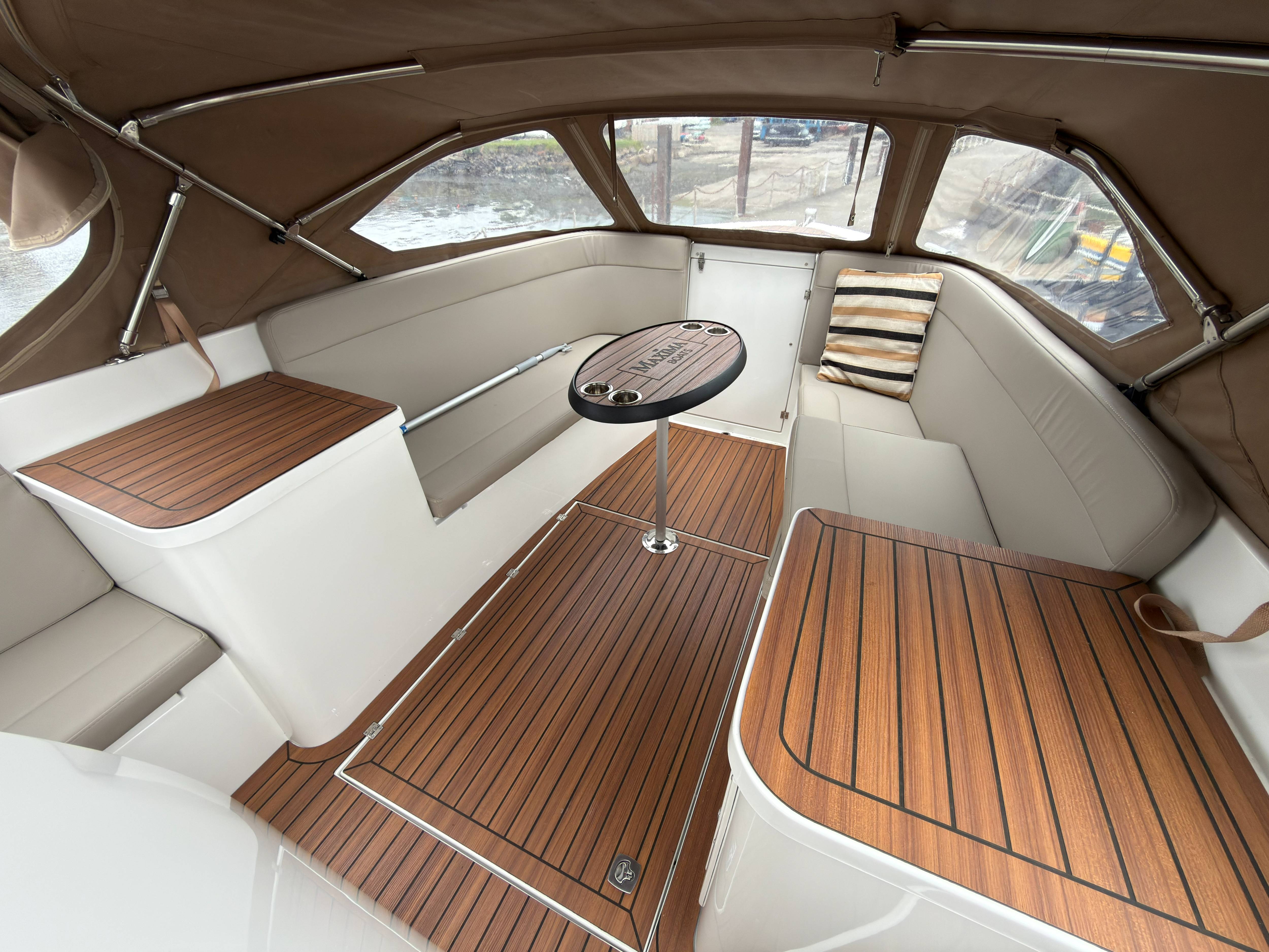 2023 Maxima 740 Offshore
