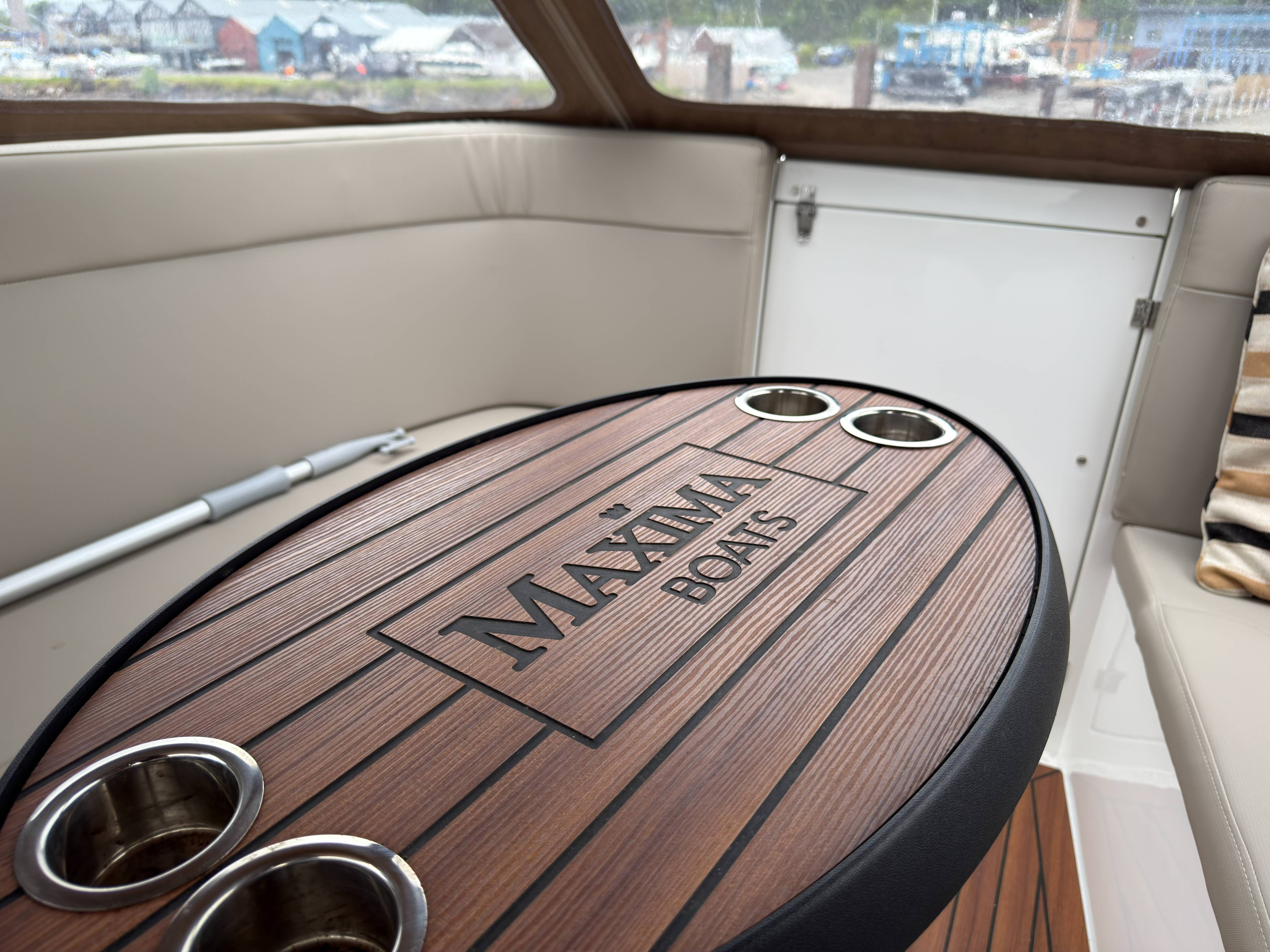 2023 Maxima 740 Offshore