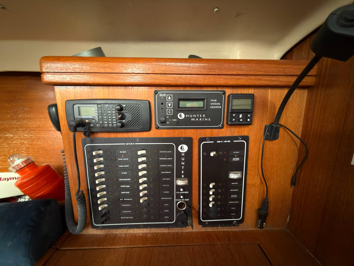 2002 Hunter Legend 306