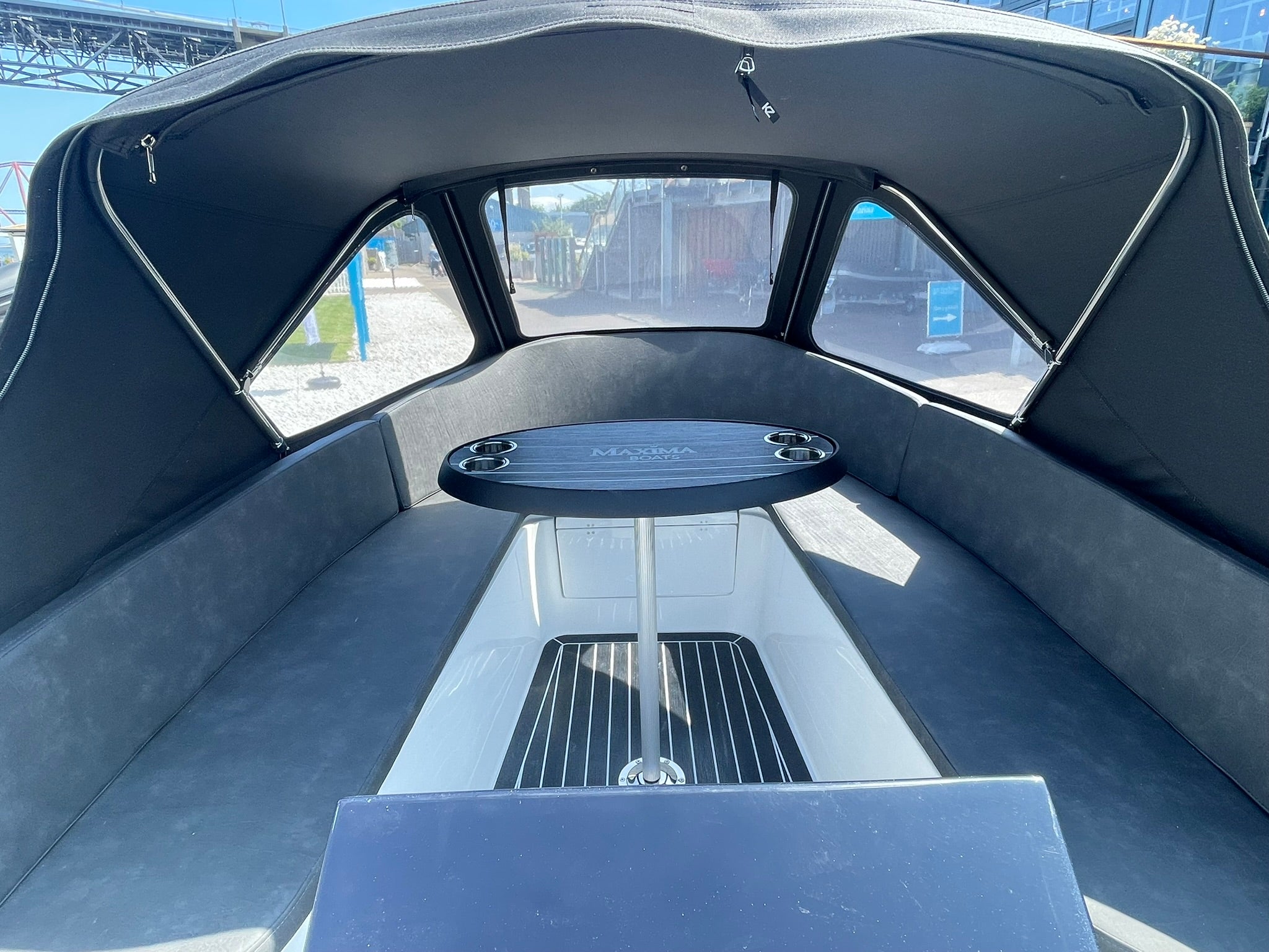 2025 Maxima 550 Package