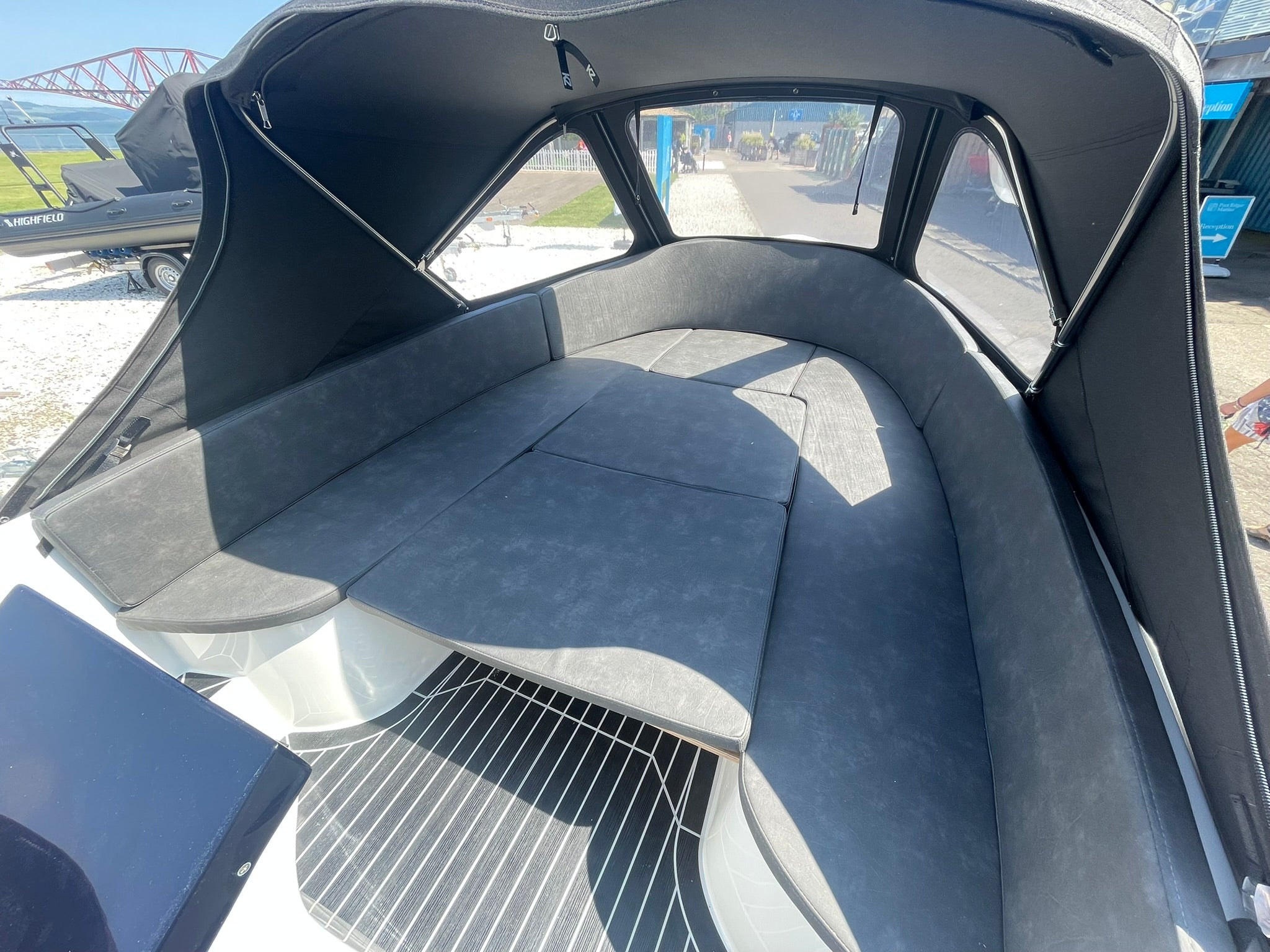 2025 Maxima 550 Package