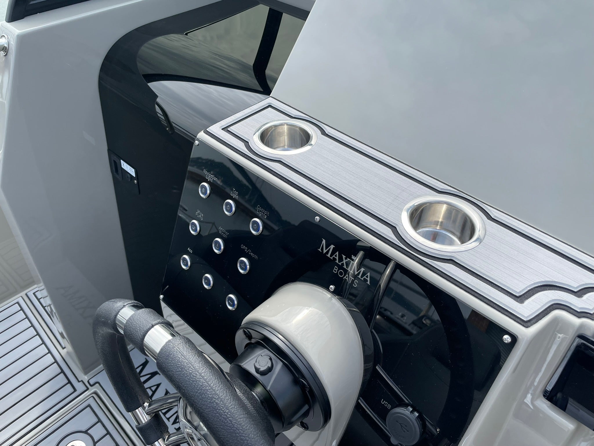 2025 Maxima 700 Sport Package